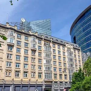 מלון Doubletree By Hilton Brussels, בריסל